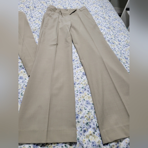 Ariztia Talula Babaton Suit. BEIGE Blazer Size XS, Pants Size 2. - Picture 3 of 5